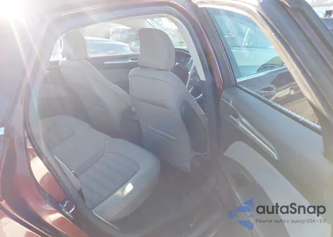 2016 Ford Fusion S z USA, uszkodzony, nr VIN 3FA6P0G78GR276032